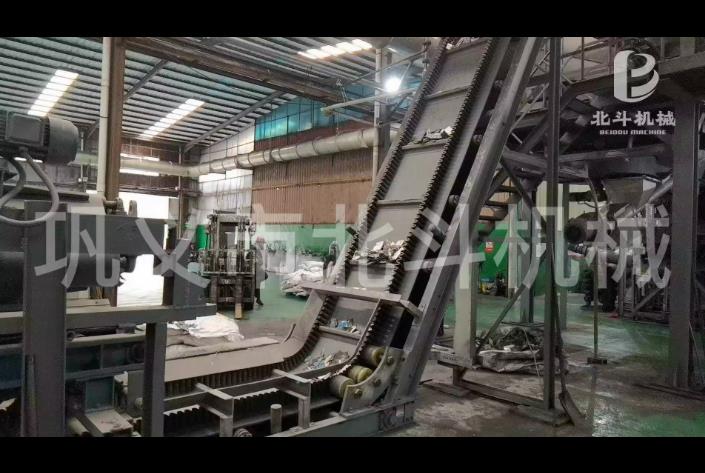 電池裂解生產(chǎn)線(xiàn)車(chē)間,干凈整潔無(wú)污染